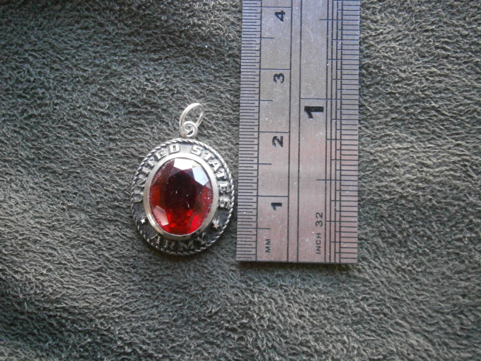United States Army Vintage Silvertone & Red Stone Bracelet Charm Pendant 3.3g