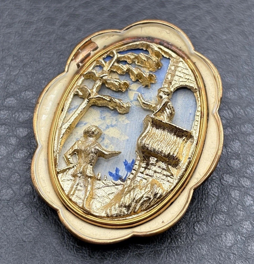 Vintage TLM Thomas L Mott Gold Tone Cameo Brooch Pendant Pin Pastoral Scene READ