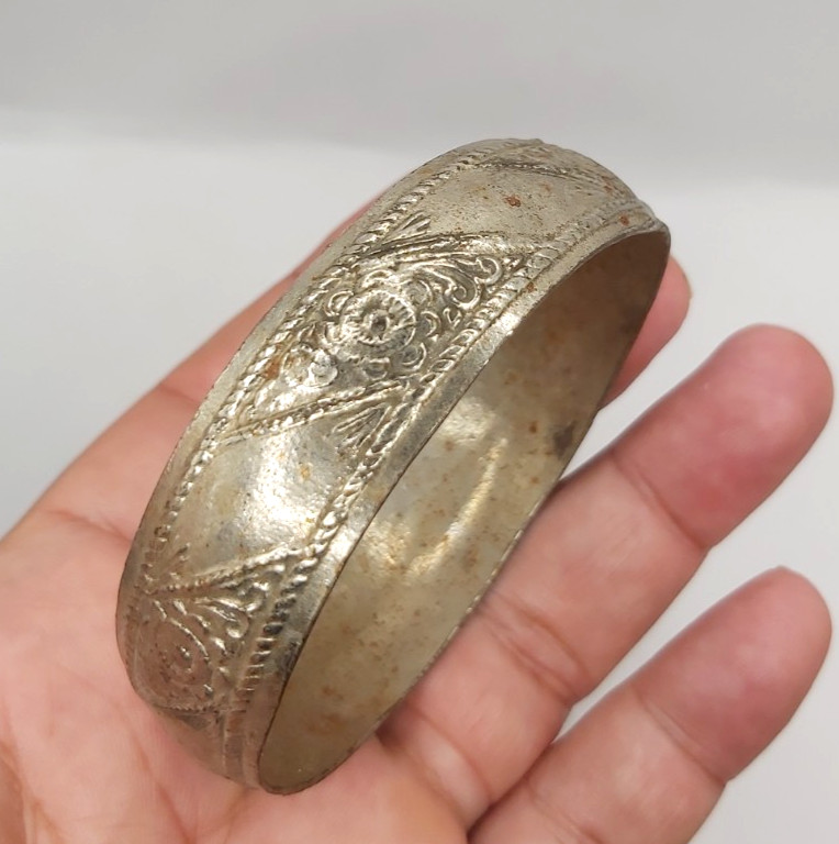Vintage Moroccan Berber Bangle Bracelet Ethnic Tribal White Metal Carved Cuff