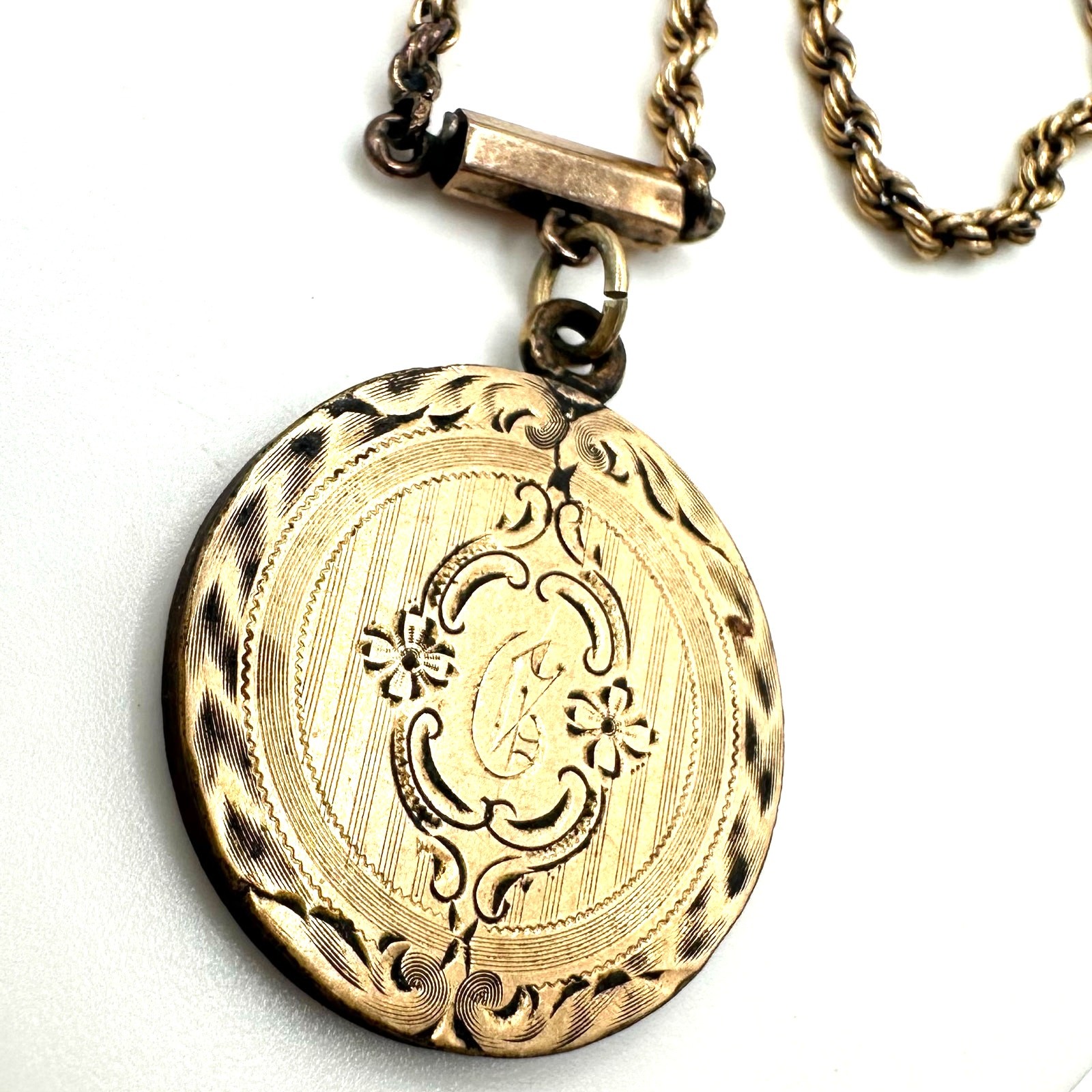 Antique Victorian gold filled twisted rope chain etched disc pendant necklace