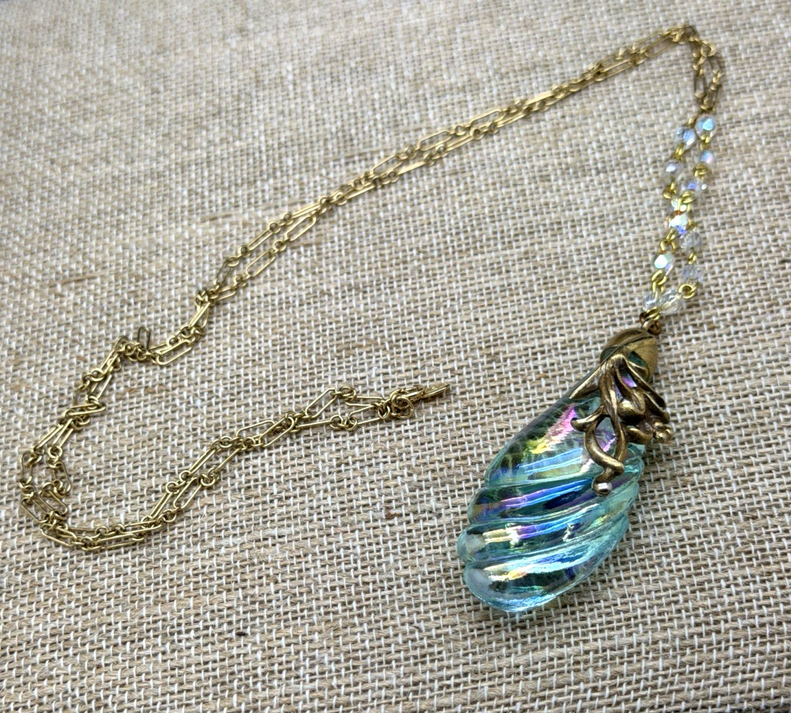 KIRKS FOLLY IRIDESCENT ELONGATED CRYSTAL PENDANT NECKLACE GORGEOUS
