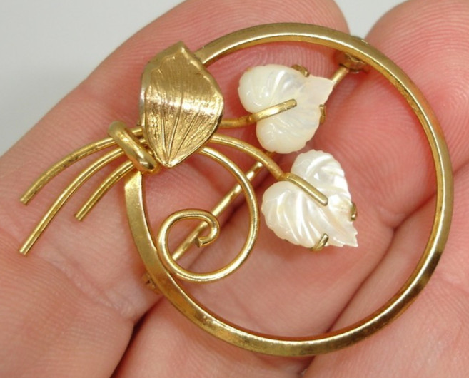 vintage leaf brooch pin beauty 1/20th 12K gold filled GF MOP pearl abalone CREED