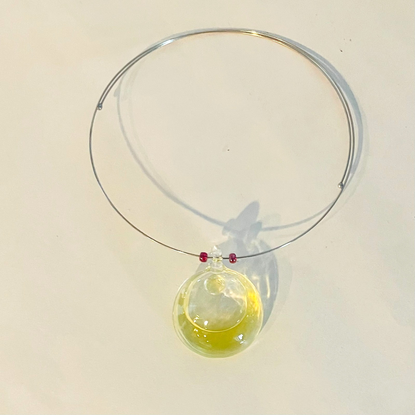 Circular stainless steel wire with pendant neck choker 90’s postmodern
