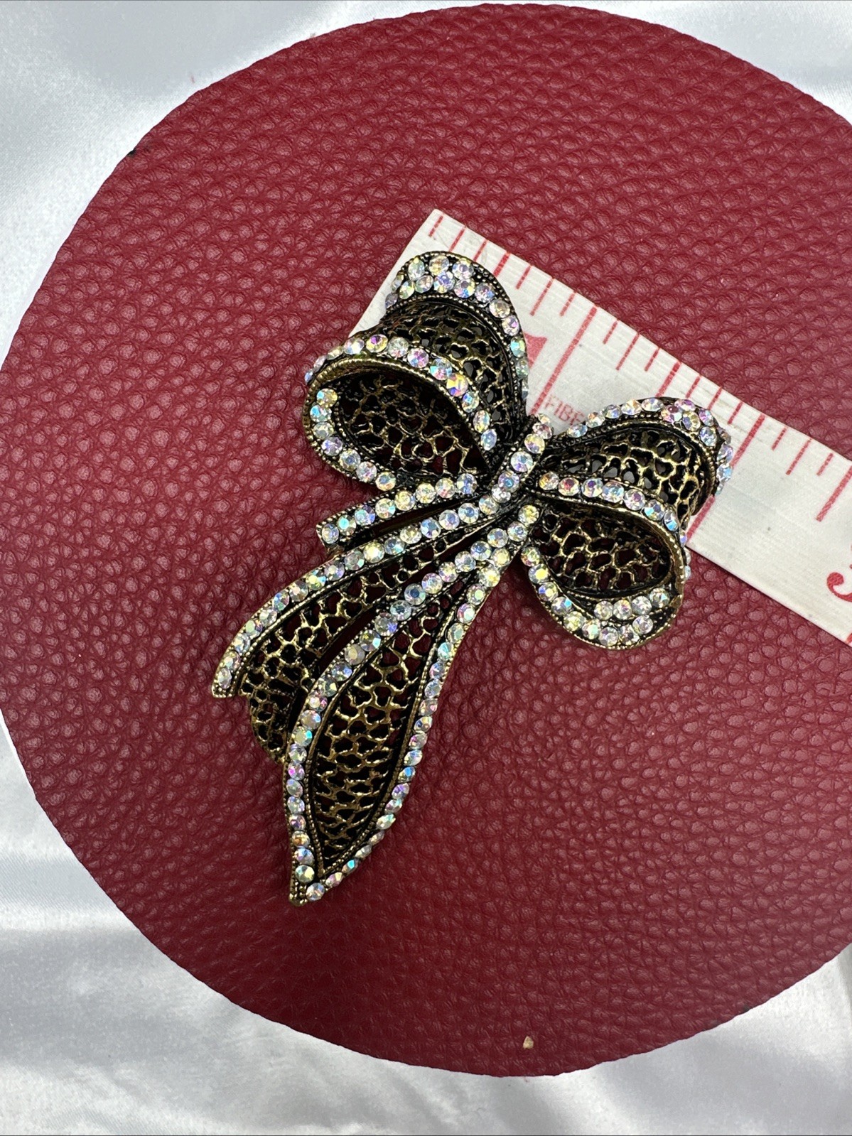 Antique Gold Filigree Bow Ribbon Brooch. See pics.