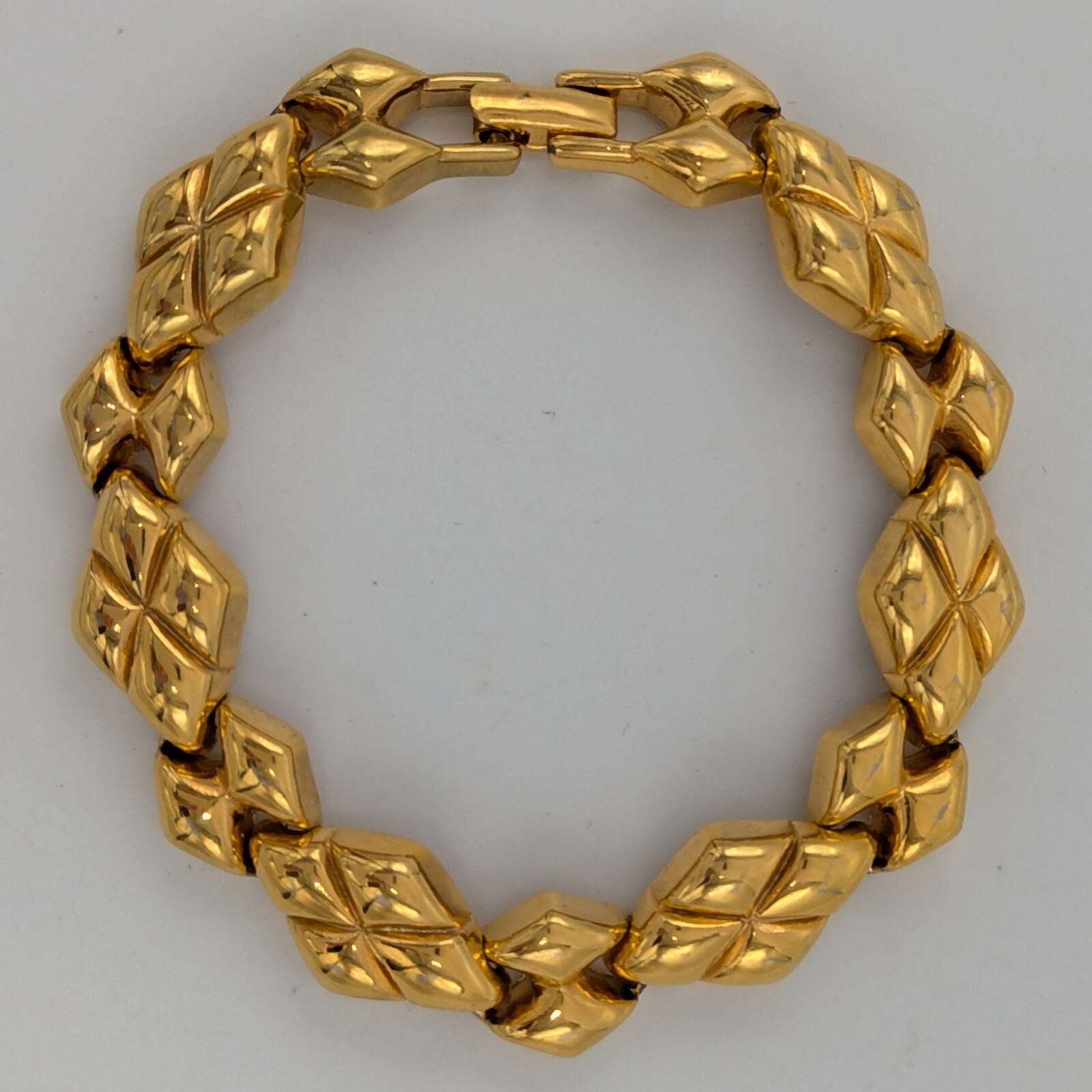 Monet Puffed Quilted Diamond Shape Bracelet Gold Plated 7.5″