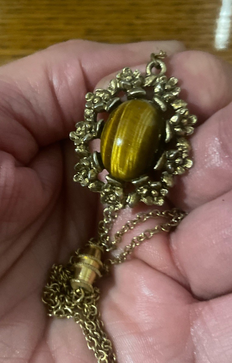 Vintage Tiger Eye Stone in Bronze Floral Motif Pendant 20” Chain Necklace Estate