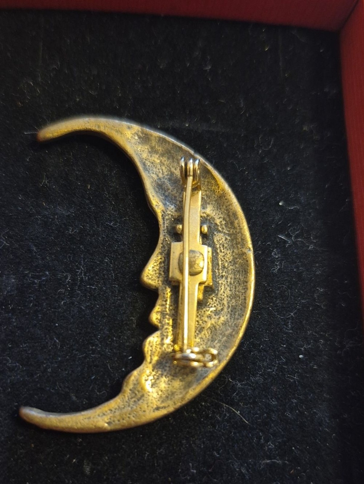 Crescent Moon Face Pin – Antique Gold Tone