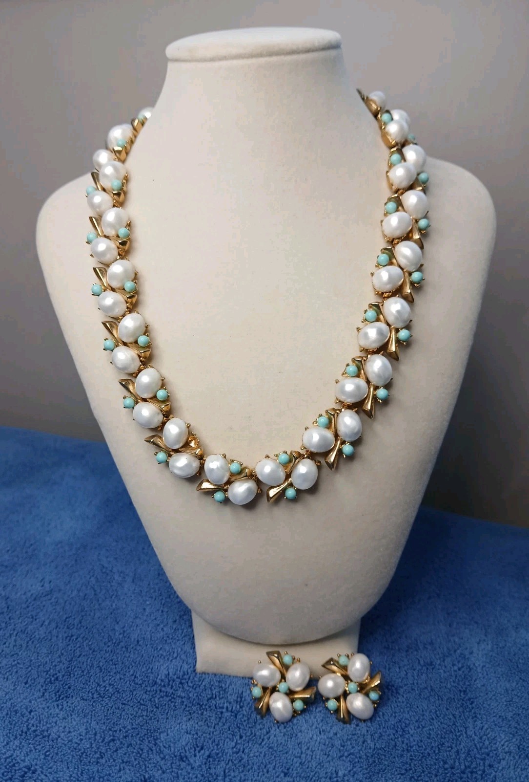 Vintage Crown TRIFARI Necklace & Earrings w/Faux Pearls & Turquoise Set- READ