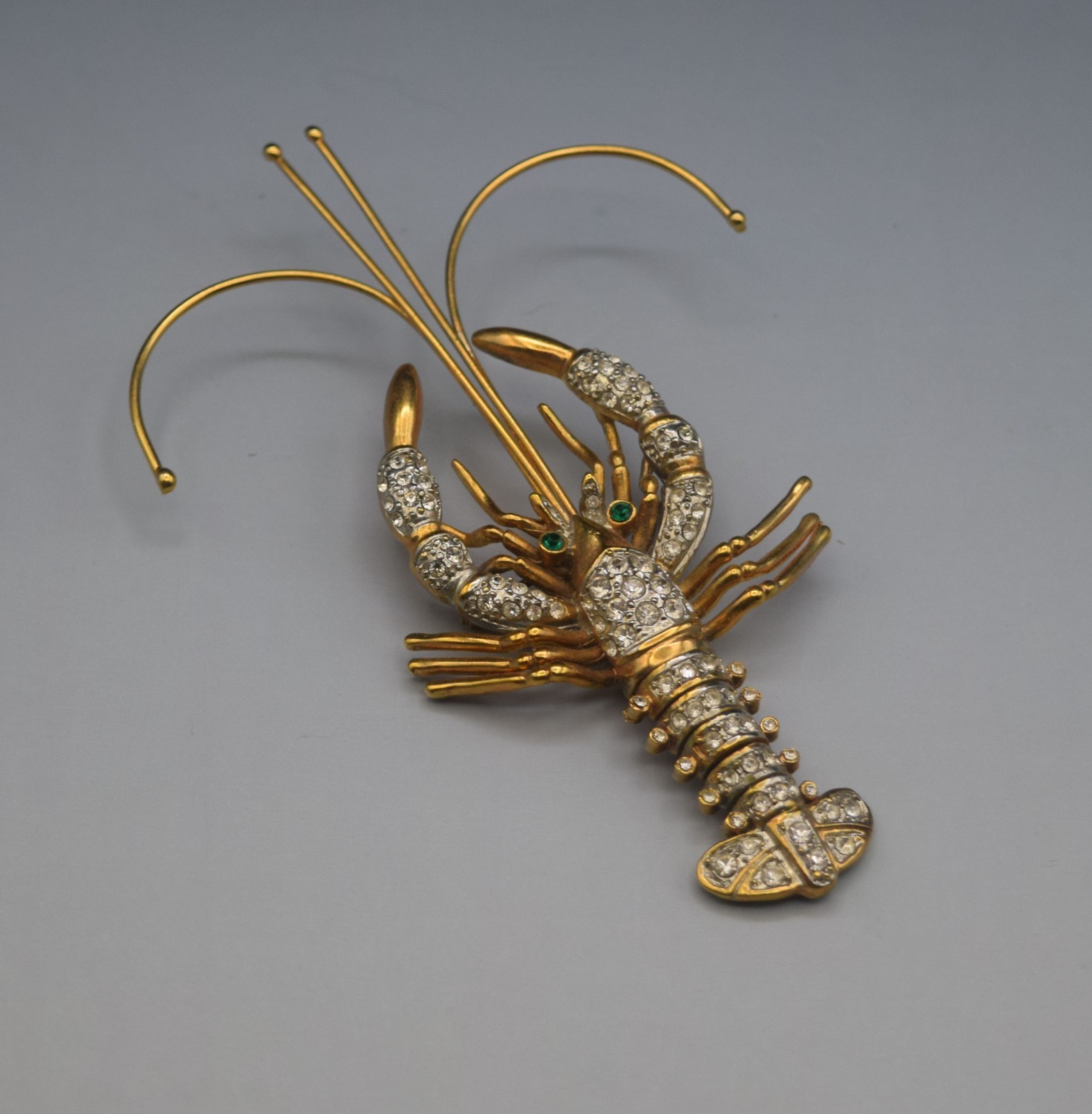 VINTAGE MOVING TAIL LARGE LOBSTER BROOCH CRYSTAL RHINESTONE FIGURAL 4.25″