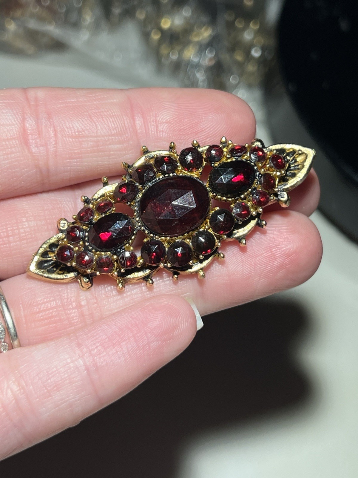 Vintage ART Red Garnet Rhinestone Gold Tone Brooch Pin