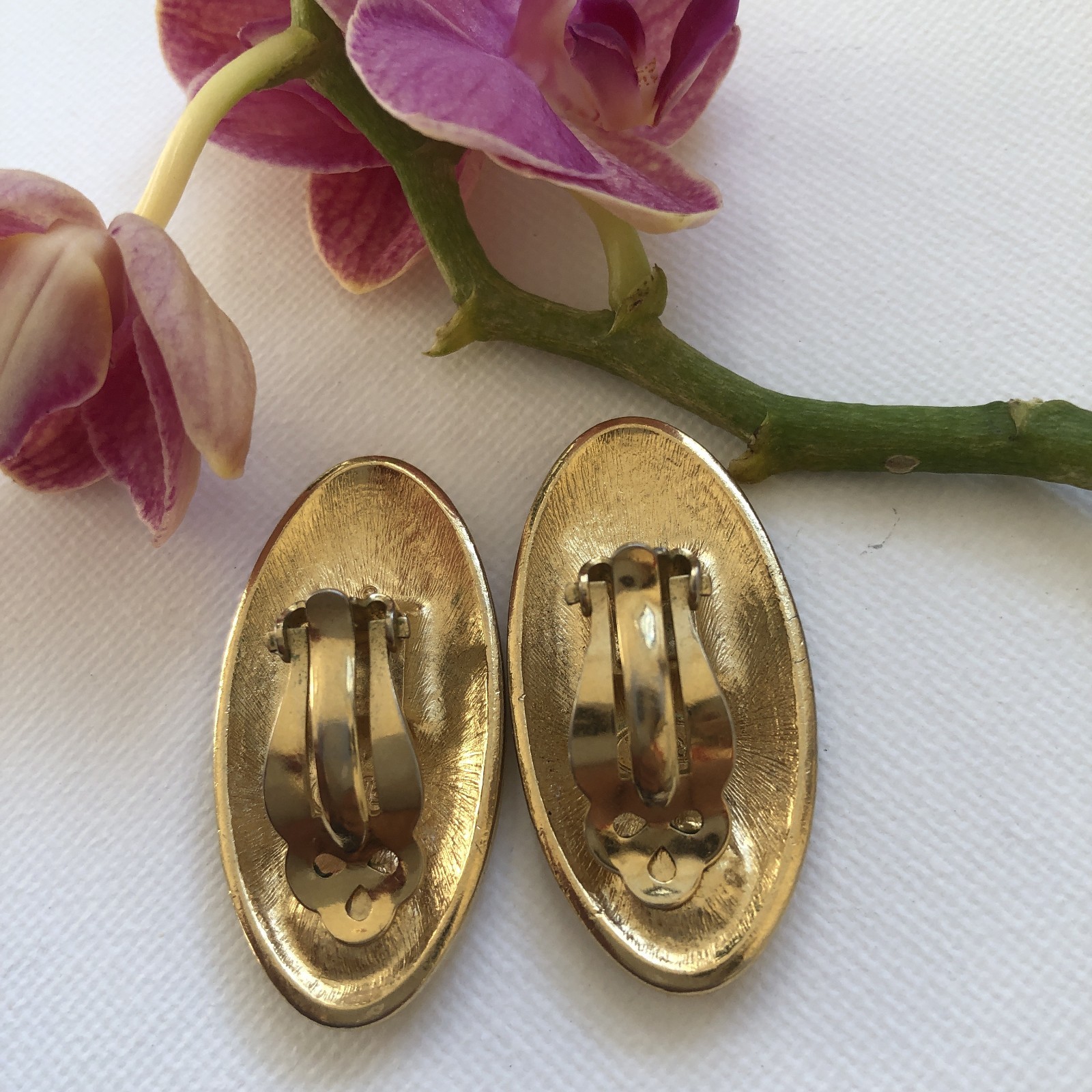 Vintage Trifari Oval Clip-On Earrings