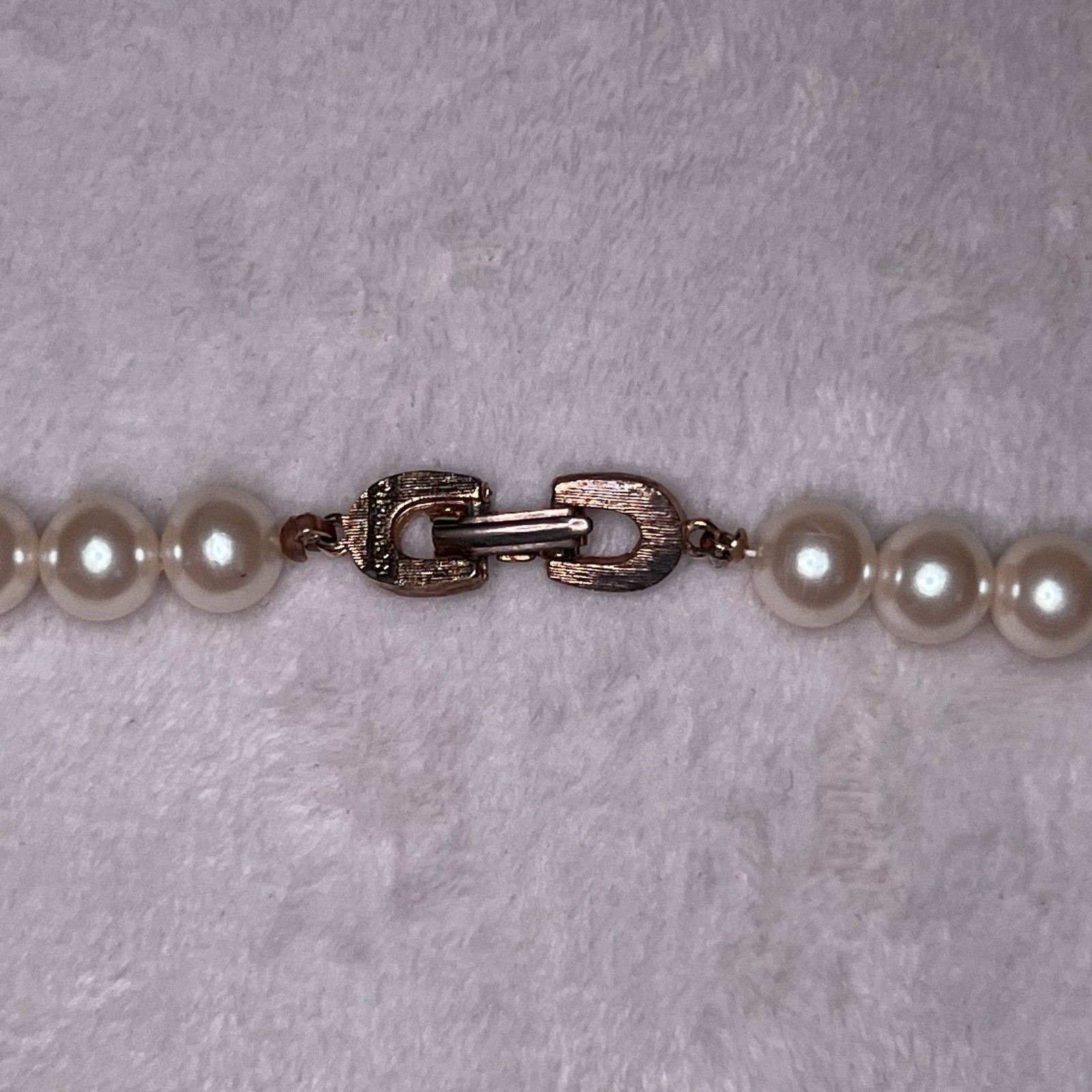Vintage Richelieu Gold Tone Rose Faux Pearl Necklace