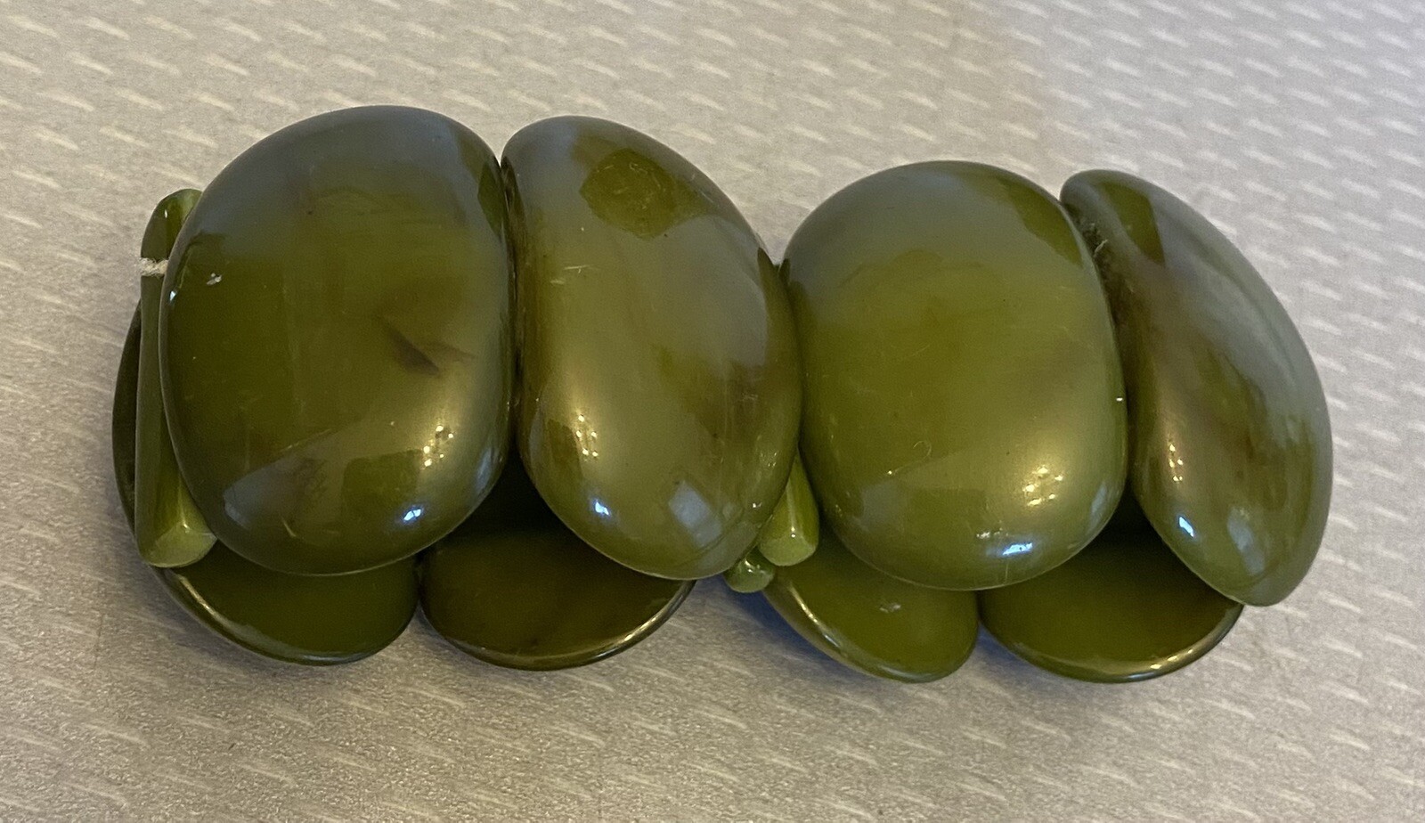 70s Vintage Plastic Stretch Bracelet Big Chunky Dark Green Marble 1-5/8″ Wide