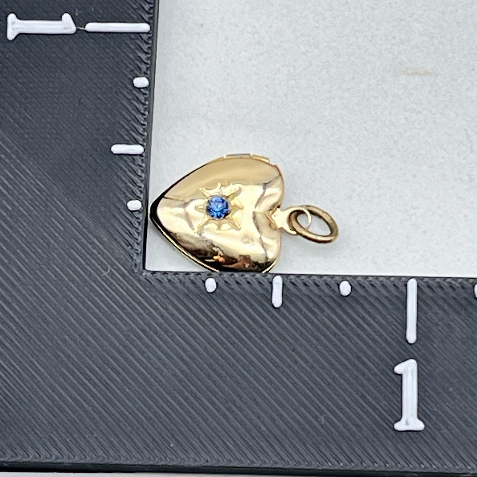 Vintage Heart Locket Pendant Blue Stone Gold Tone Opens Tiny .5″