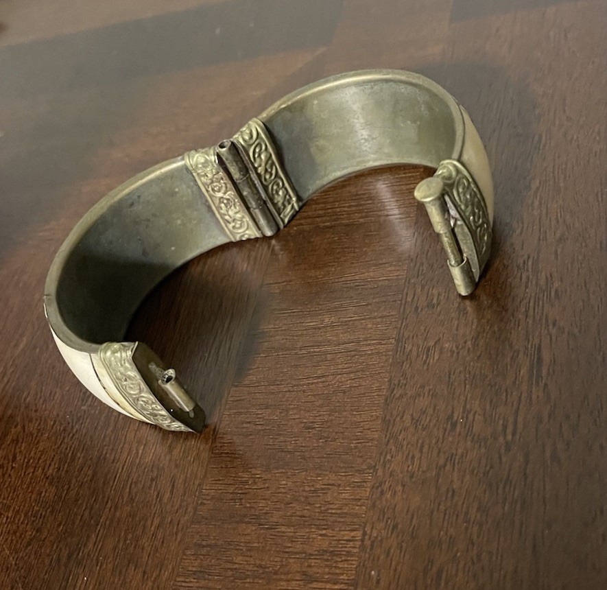 Vintage Brass & Bone Hinged Bracelet Cuff Cream Ivory Color 9.5”