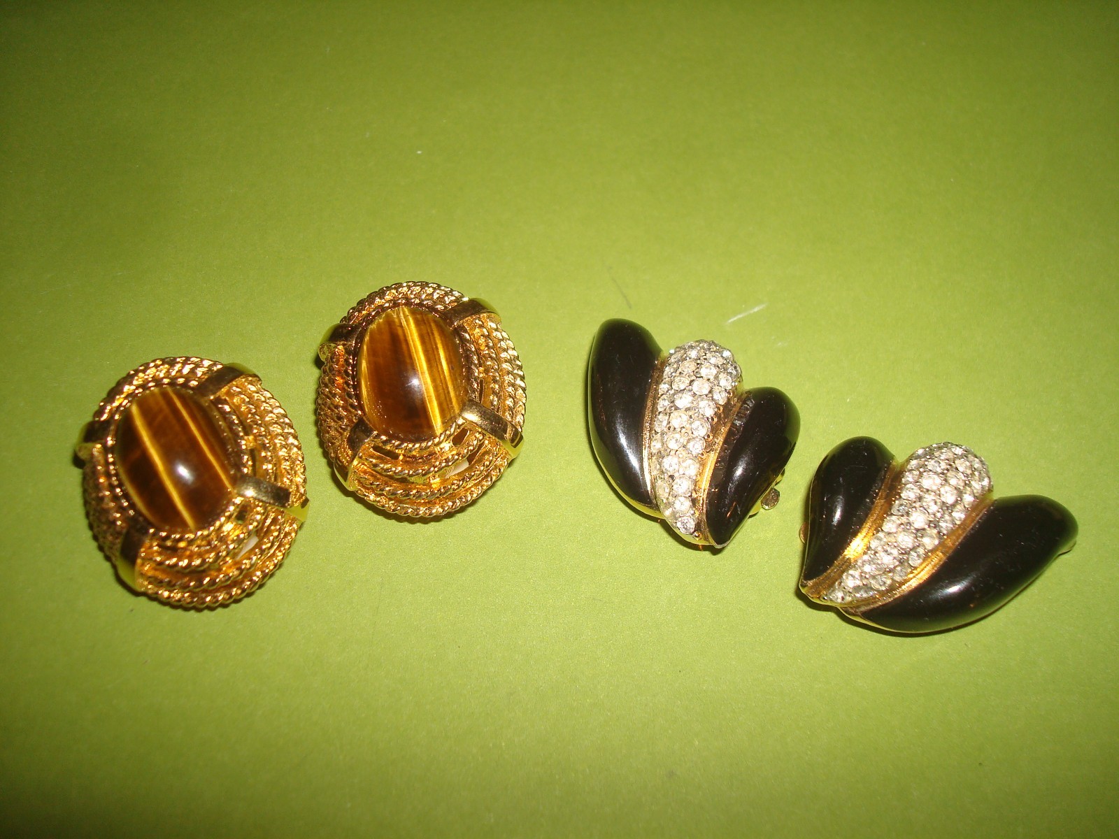 Vtg.St.JOHN LOT (2) EARRINGS OVAL TIGER’s EYE GOLD/T, BLACK ENAMEL RHINESTONES