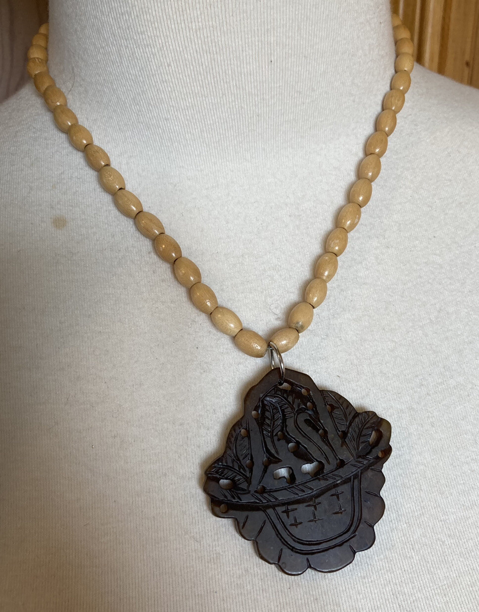 Vintage Chinese Carved Brown Jade Basket Design Pendant Necklace Wood Beads EUC