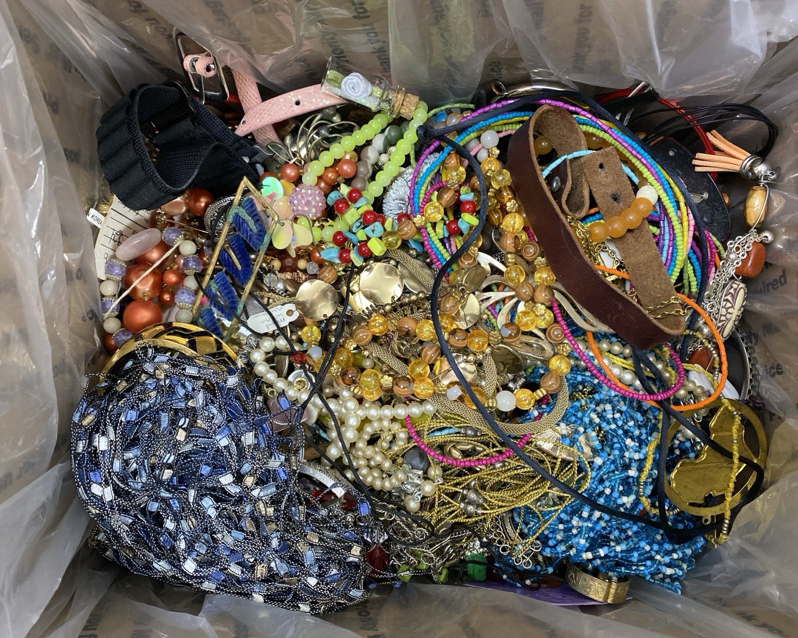 14+ Lb Lot Vintage-Now Costume Junk Jewelry Parts Scrap Beads Earrings Crafts