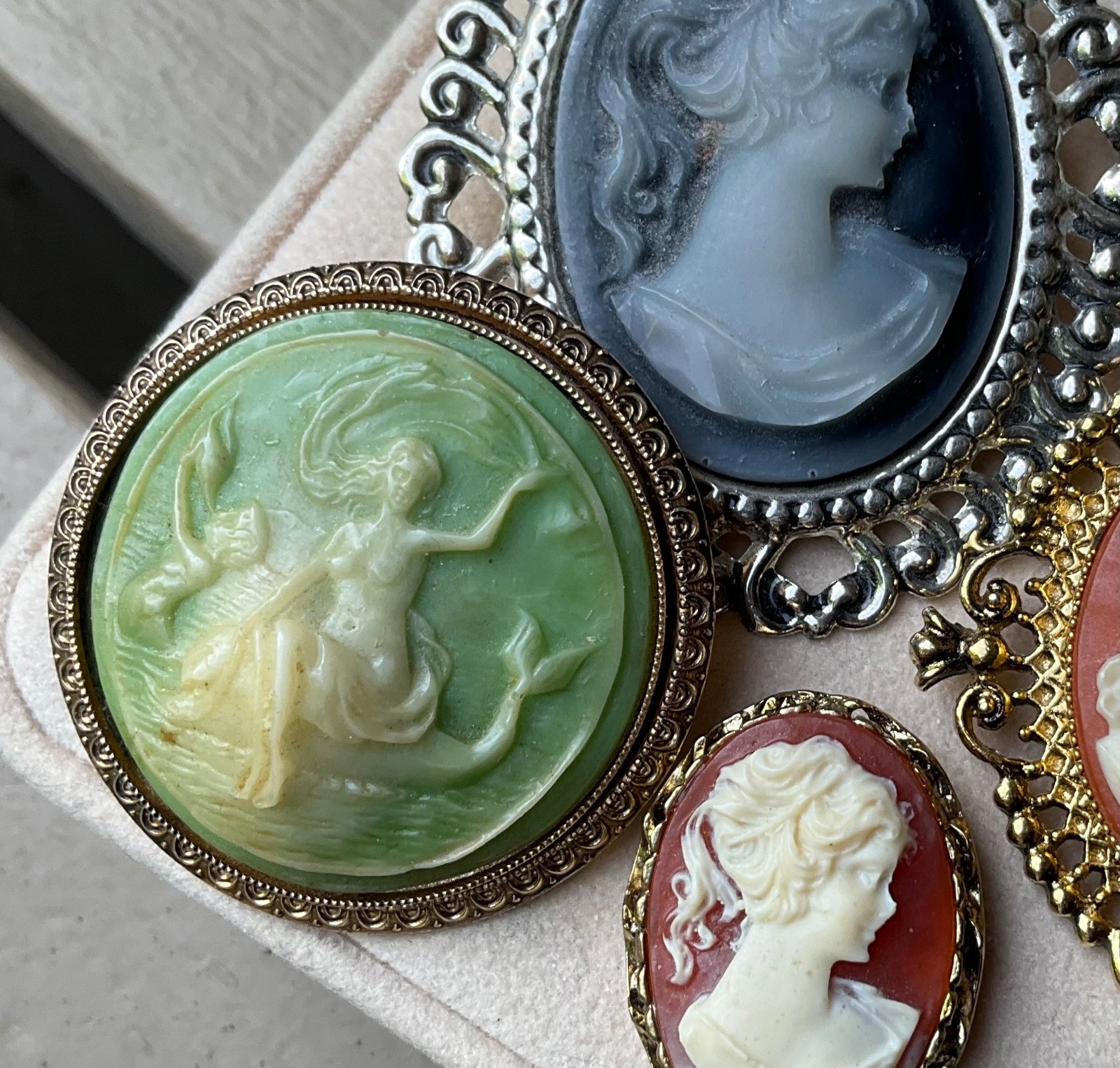 Vintage CAMEO BROOCH PIN LOT Mermaid Girl Dolphin Profiles Acrylic Resin Plastic