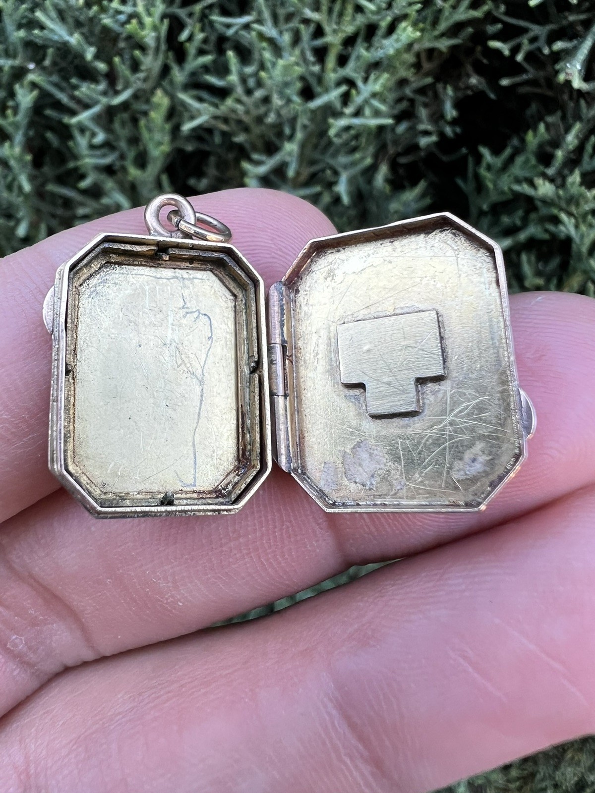 GORGEOUS Antique Victorian 10K Gold rose cut diamond Locket