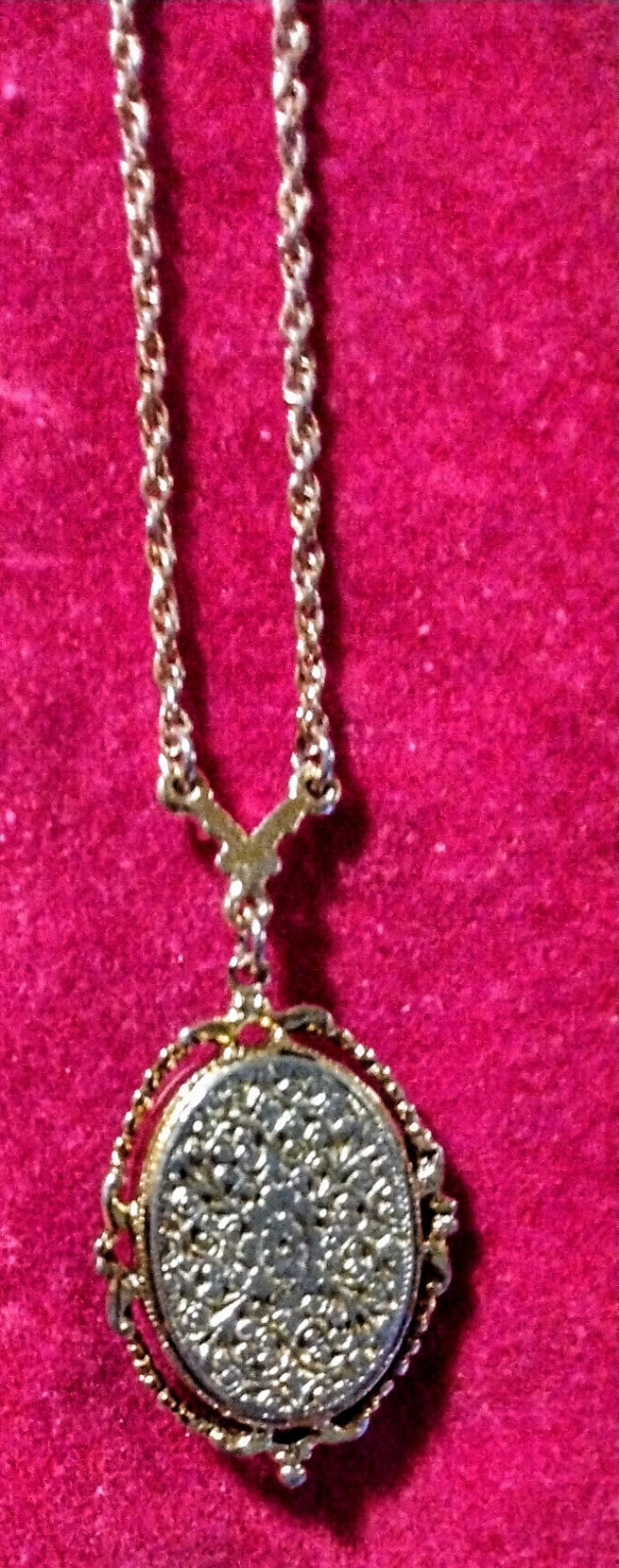 Vintage Cameo 1928 Brand Gold-Tone Necklace 24″ Barrel Clasp Very Good Cond