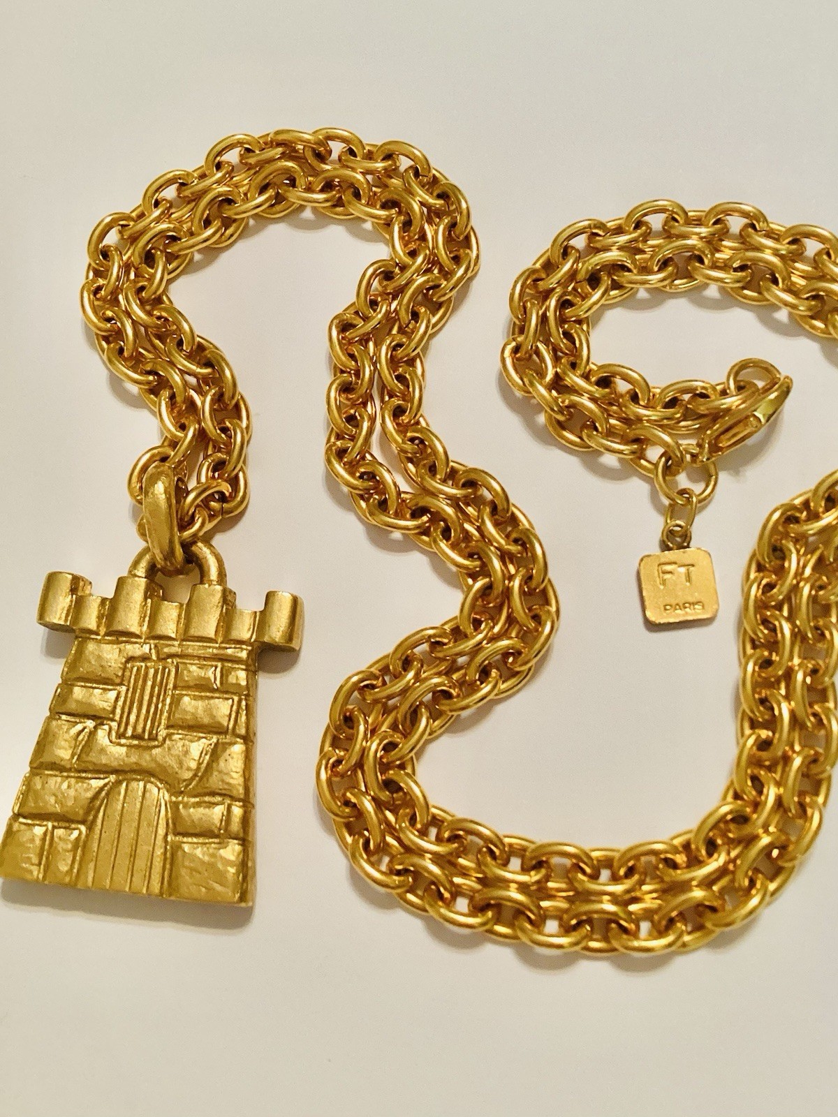 FT Paris High End Vtg Chunky Matte Gold Tone RARE Castle Pendant Necklace 32” 💛