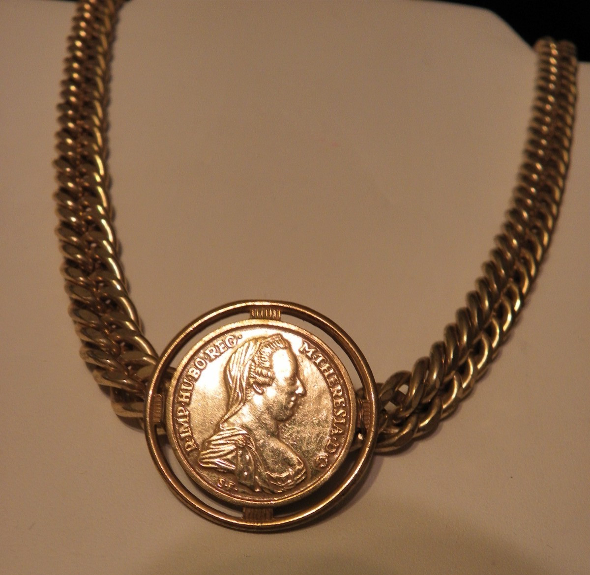 Vintage Miriam Haskell Necklace Gold Tone Chain with Medallion Choker 17″ Long