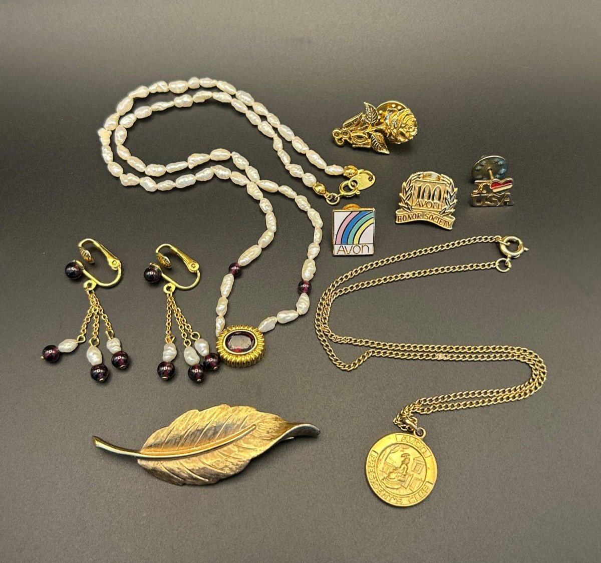 Vintage Avon Gold Tone Jewelry Lot President’s Club 1984 Necklace Brooch Pins