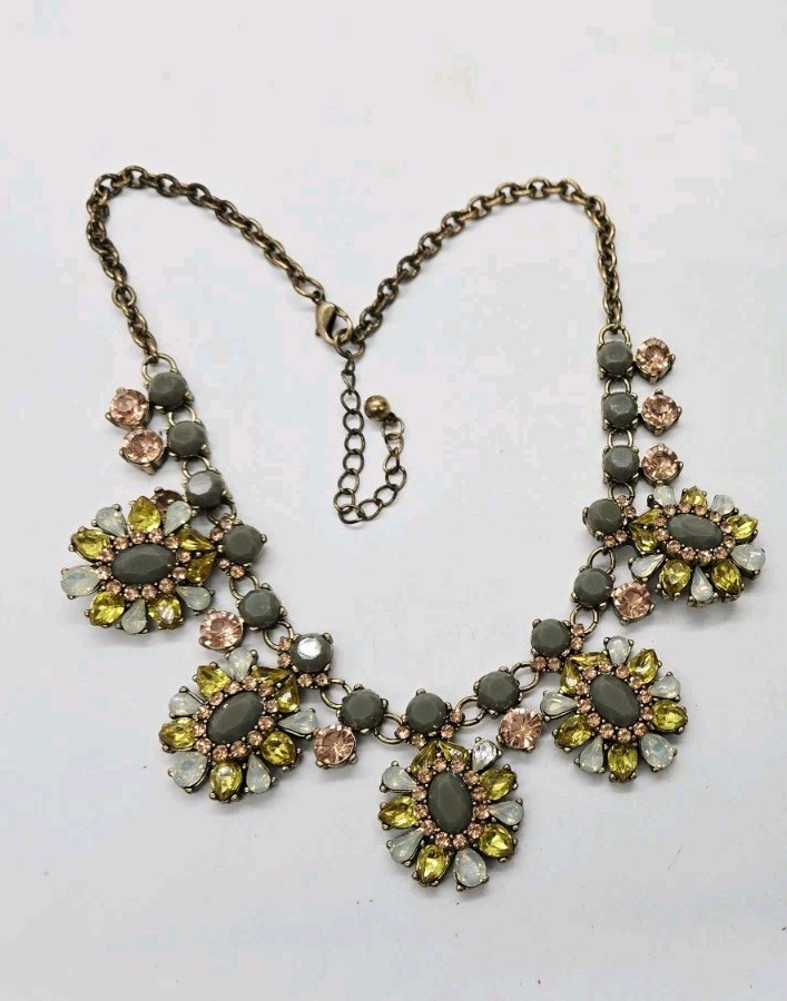 Green Flower Crystal Rhinestone Necklace Gold tone Couture 21 in