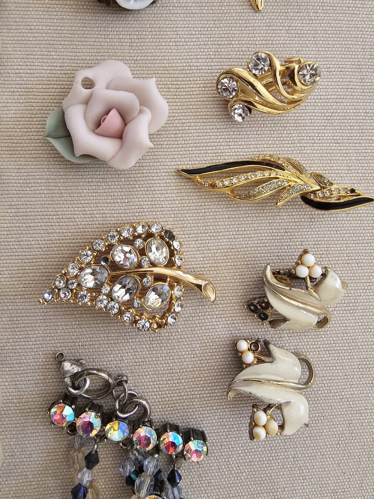 GUC Lot of 17 Costume Jewelry Pieces