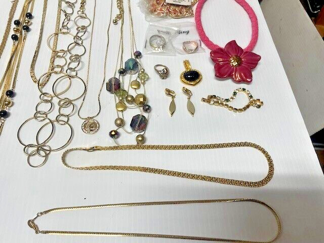 Vintage To Modern Gold Tone Costume Jewelry lot 1 lb Bag FC-9-3