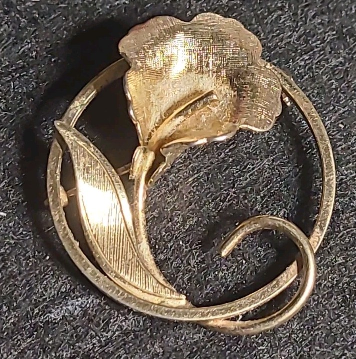 Vintage Valenza Italian 1/20 12K Gold Filled Flower Brooch Pin