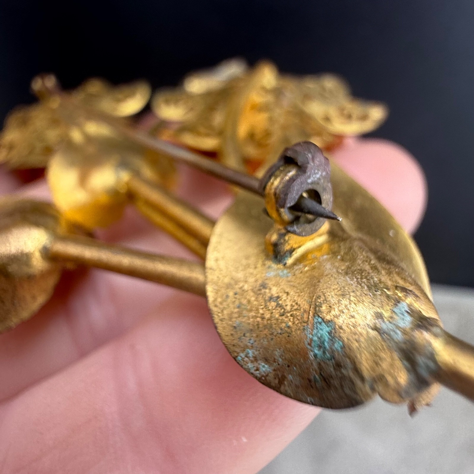 Vintage Flower Brooch Gold Tone Coral Haskell?
