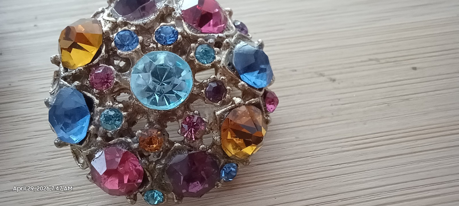 Vintage 4 Brooches Beautiful MultiColor Rhinestone Mark & Unmark See The Pics