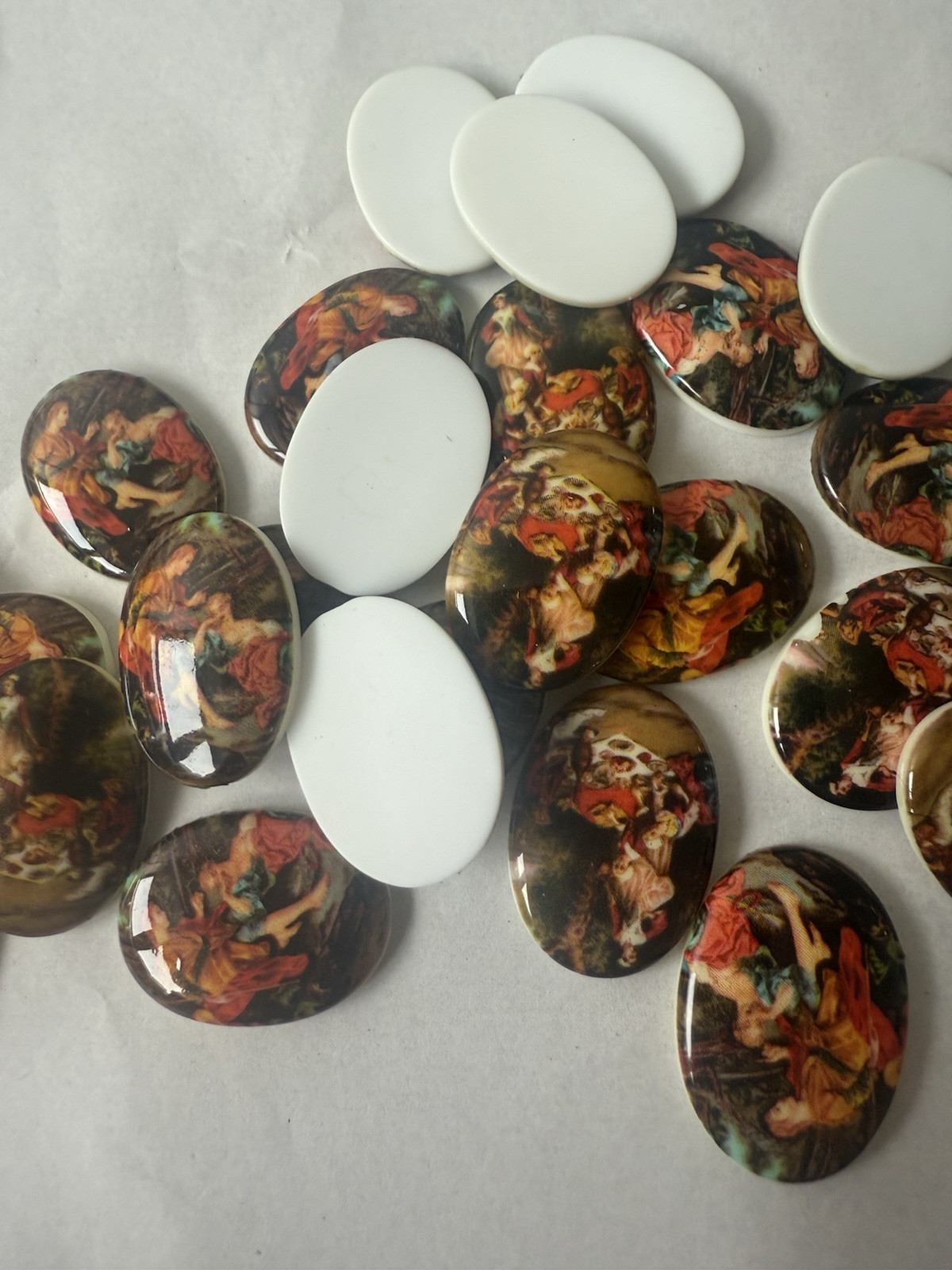 18×13 Mm (Vintage) Plexi Round FlatBack Love Scenes ) 30 Pcs