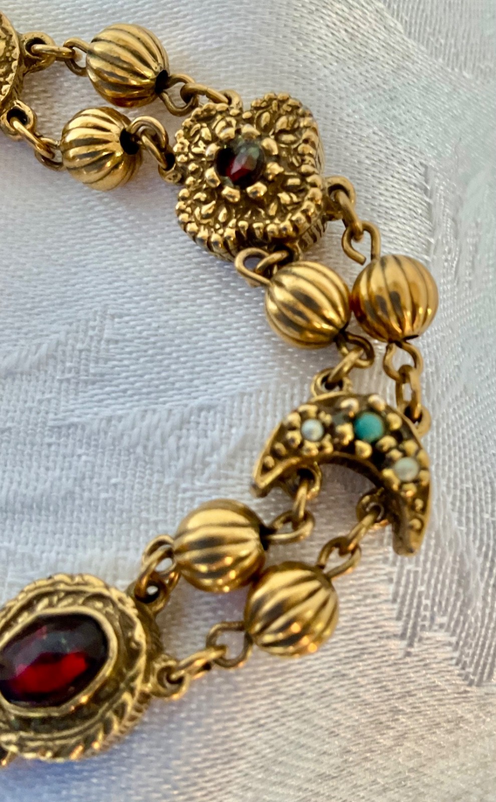 Lot of 6 vintage costume jewelry pieces in red/gold tone shades