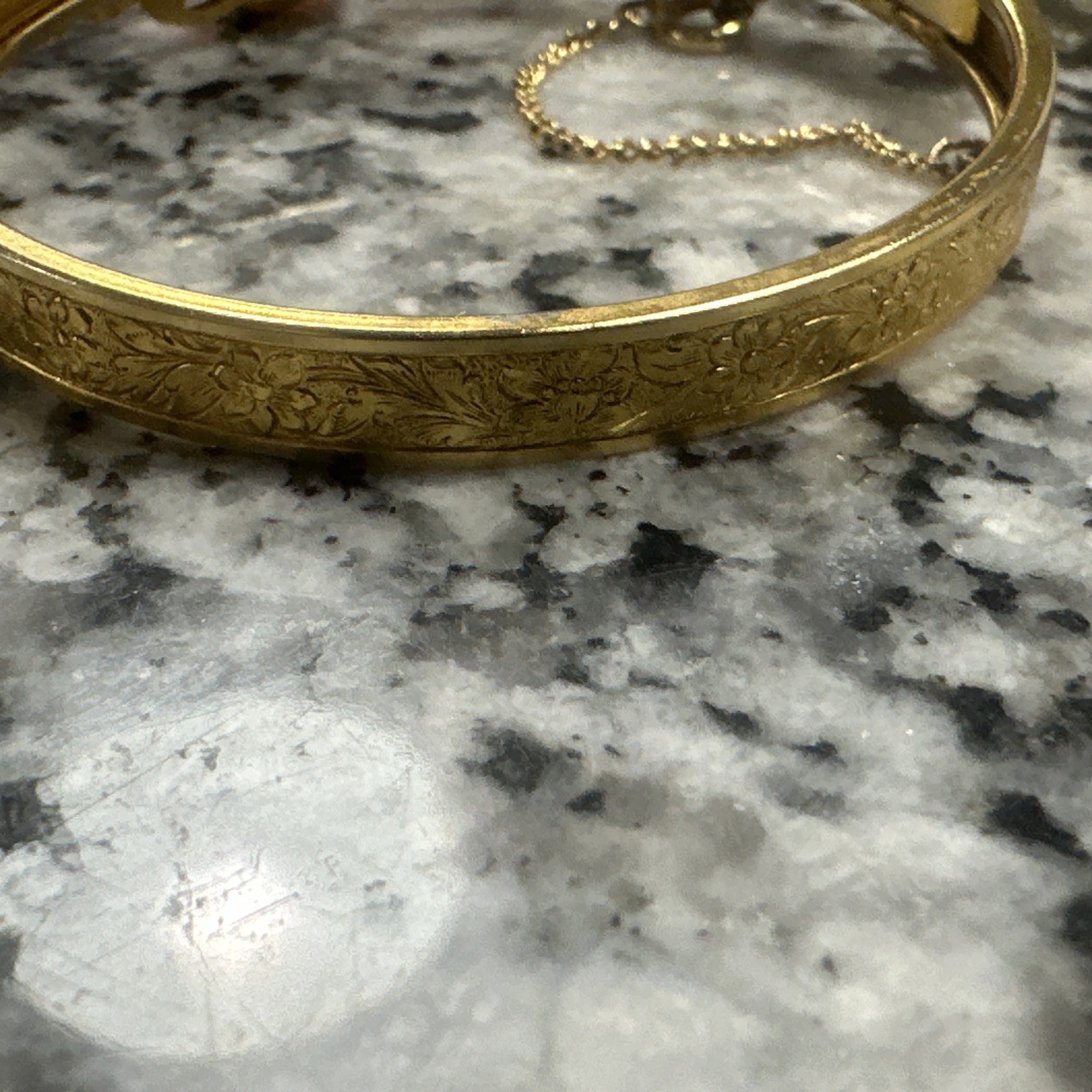Vintage FLORENZA Bangle Bracelet Cameo Seed Pearls Gold Tone Hinged 6 1/4”