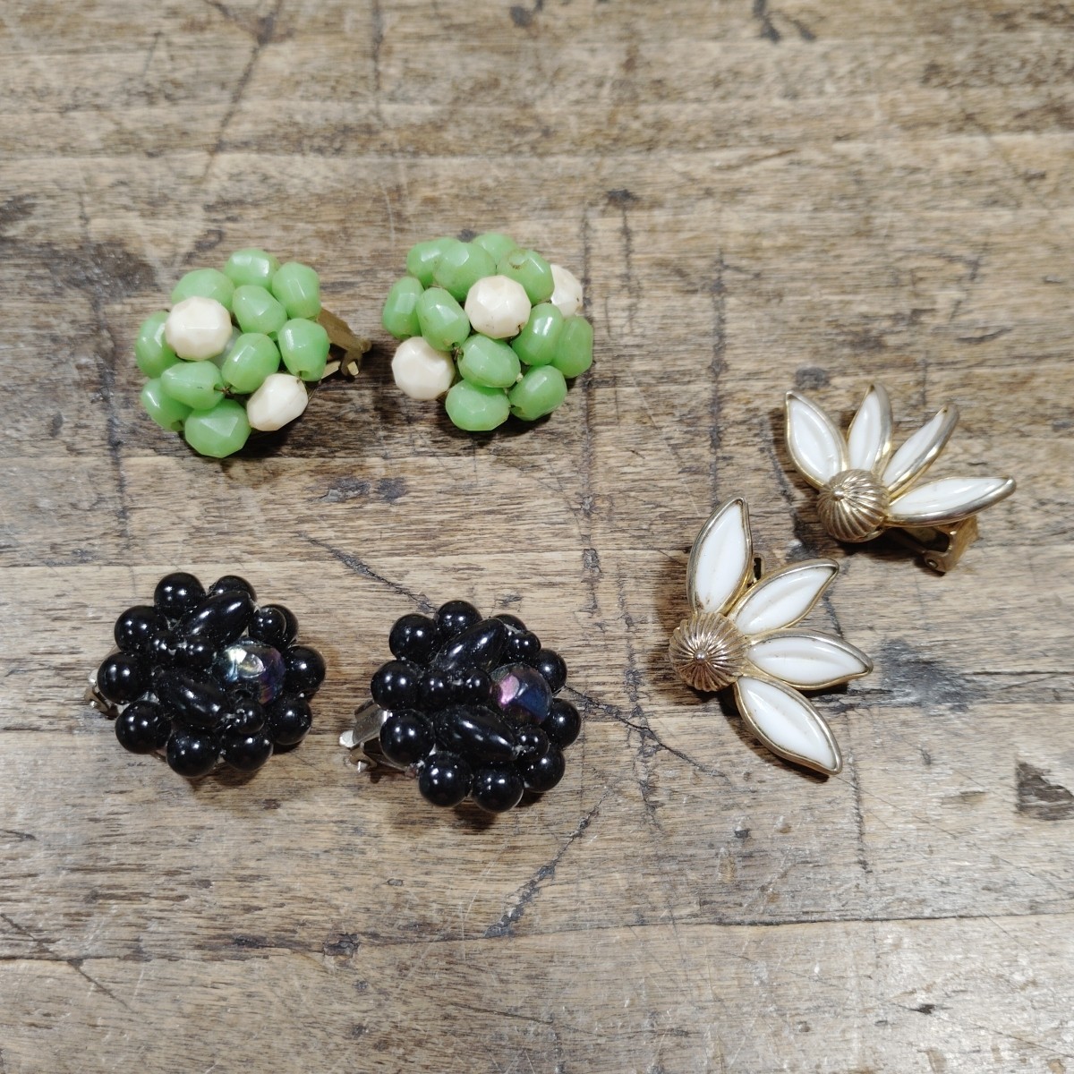 Vintage Trifari & Hong Kong Clip On Earrings Beads Cluster Jewelry Retro
