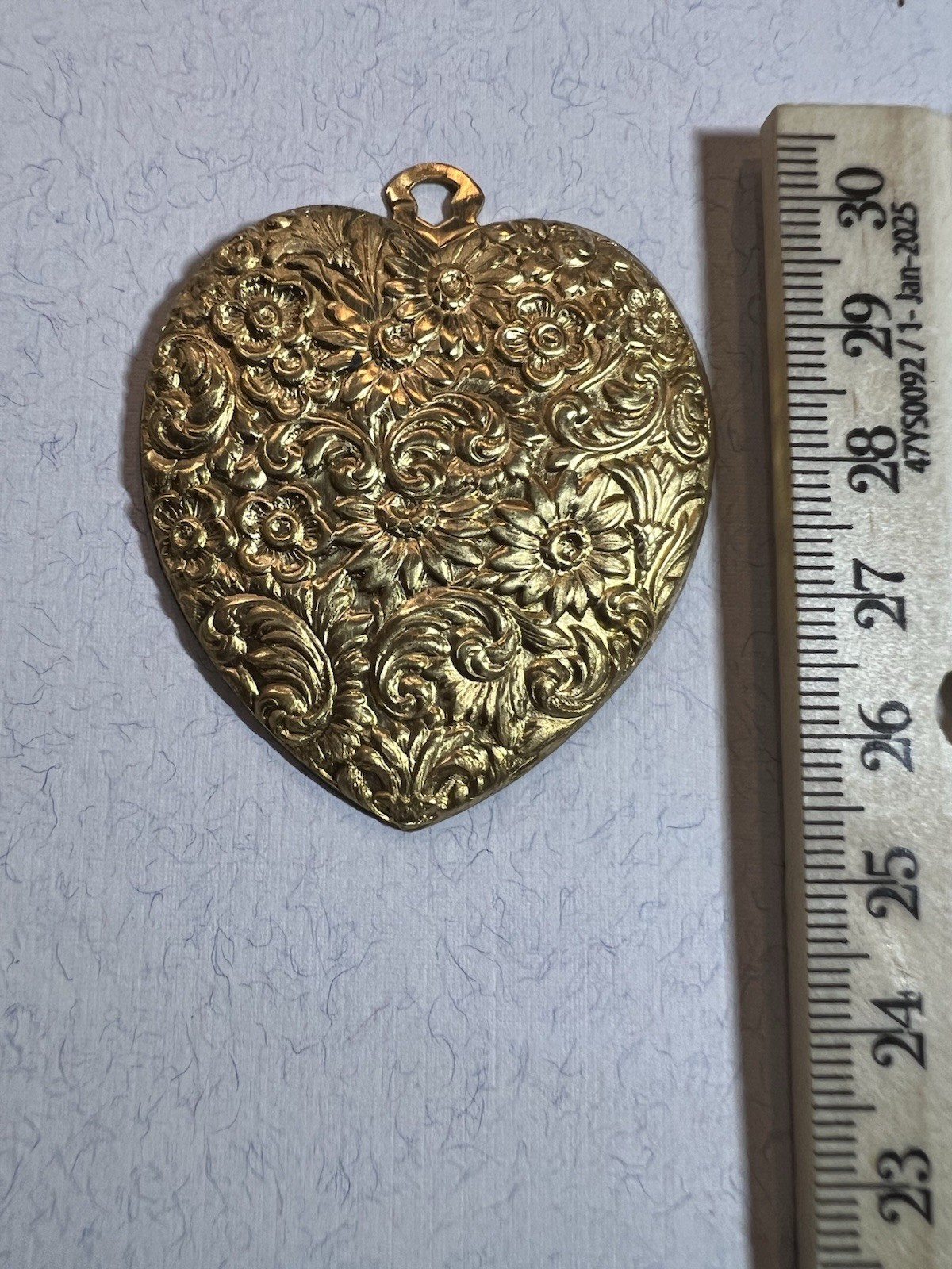 LARGE VINTAGE HEART RAW BRASS STAMPING FOR JEWELRY/CRAFT/DECOR NOS FAMOUS MAKER