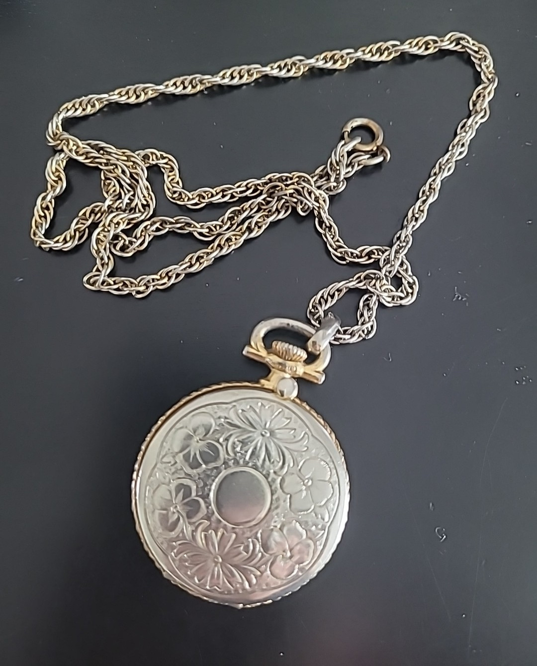 Vintage Napier © Gold Plate Photo Locket Pendant with Chain – Ornate