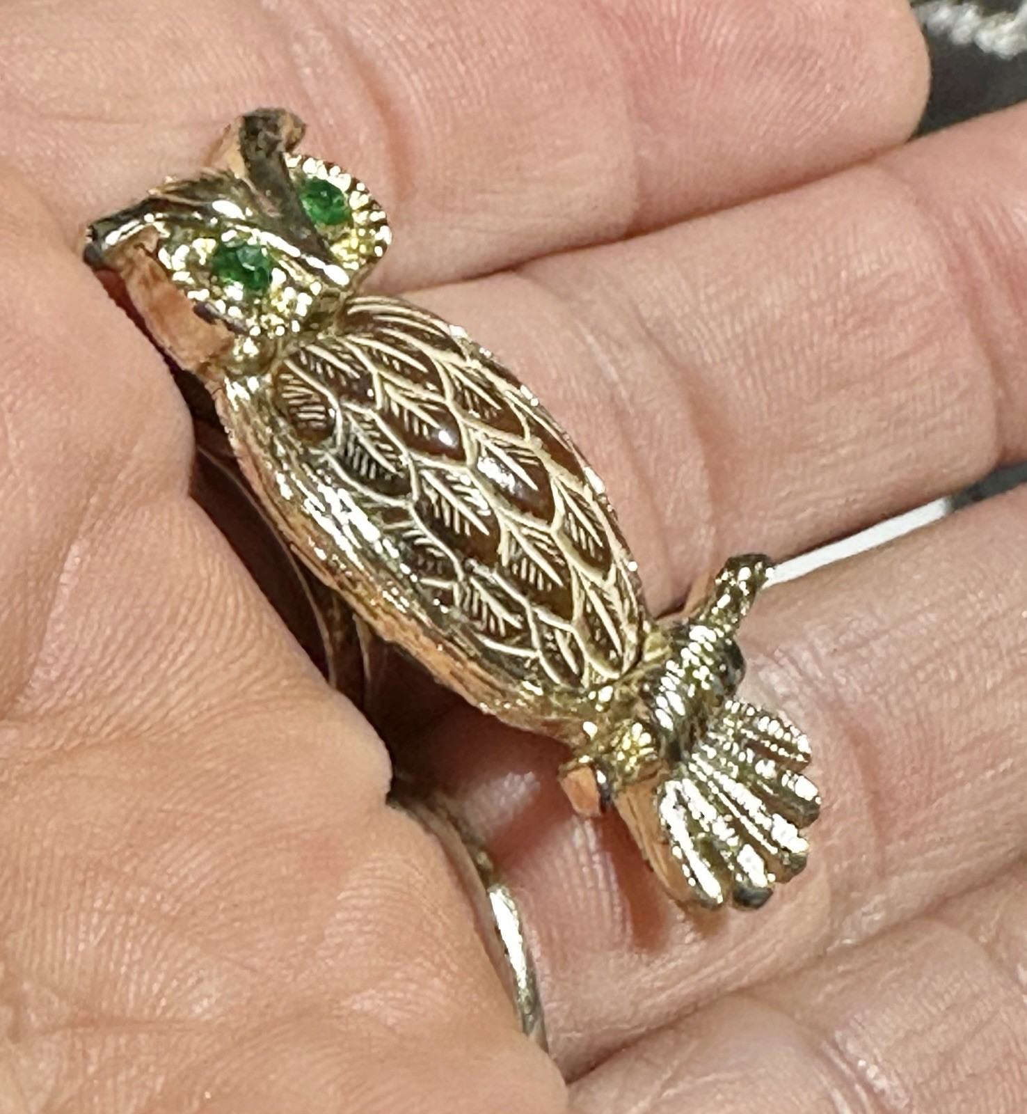 Vintage Owl Green Rhinestone eyes/Brown Belly Gold Tone Brooch/Pin