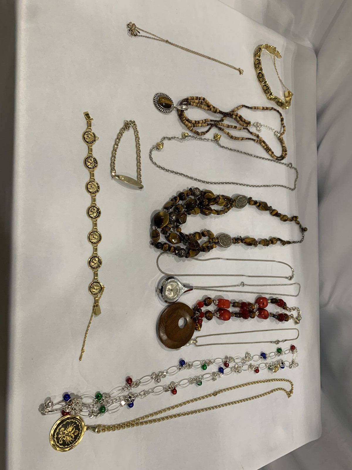 N/A Large Assorted Lot of Vintage & Costume Jewelry