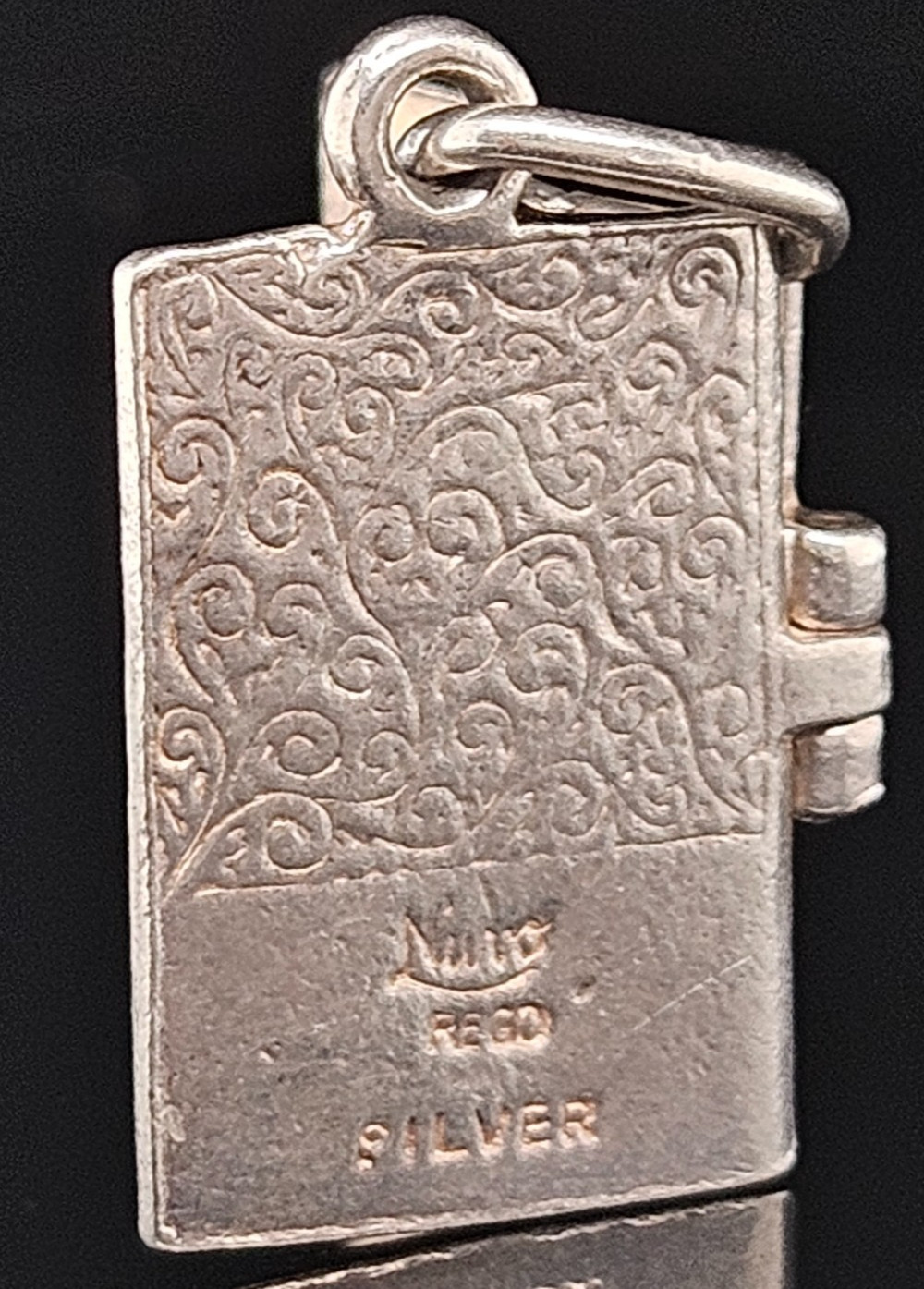 Nuvo Silver BRITISH PASSPORT OPENS Charm Pendant United Kingdom 3D Vintage
