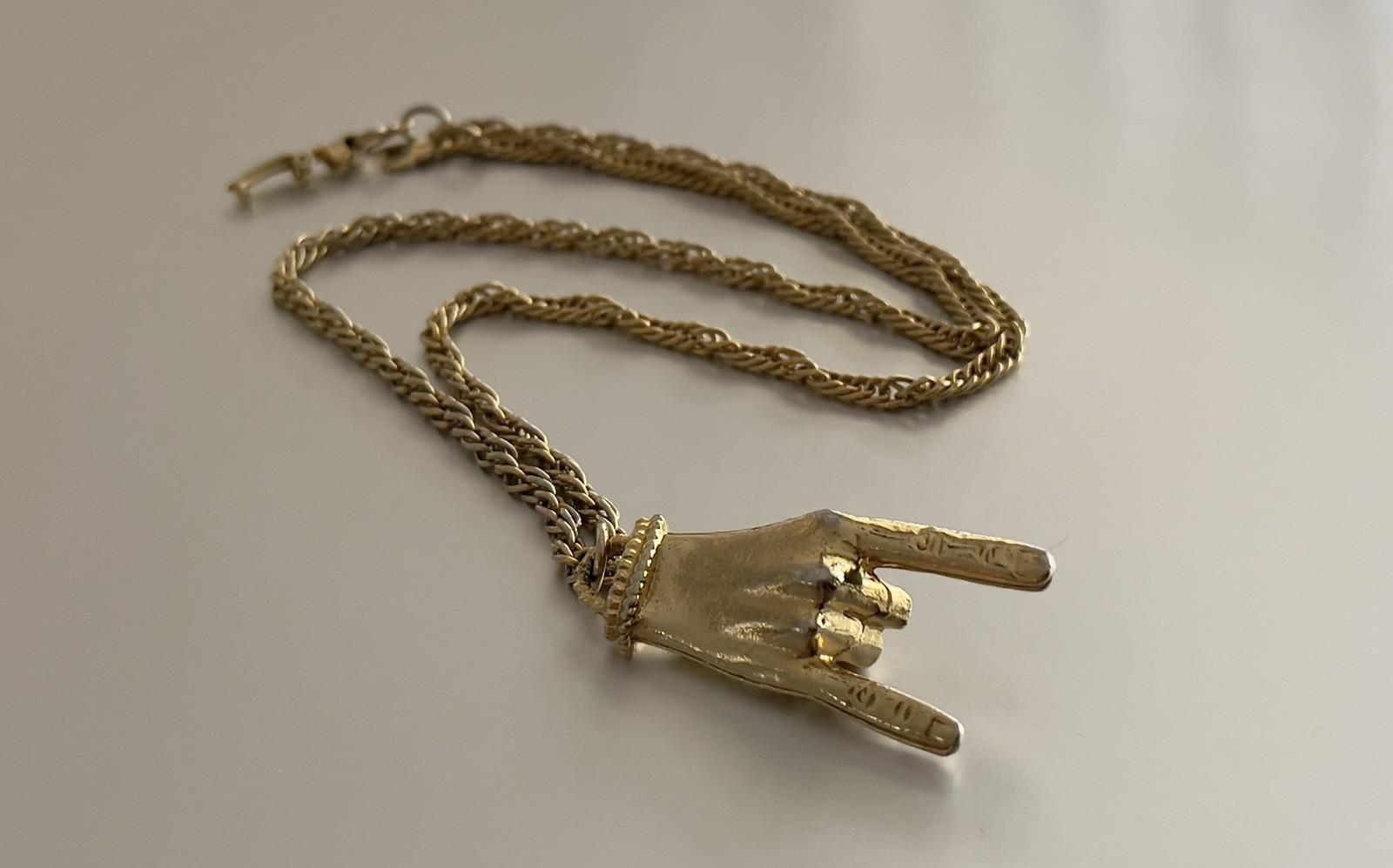 Vintage Gold Tone Italian Mano Cornuto Pendant Good Luck Charm Necklace