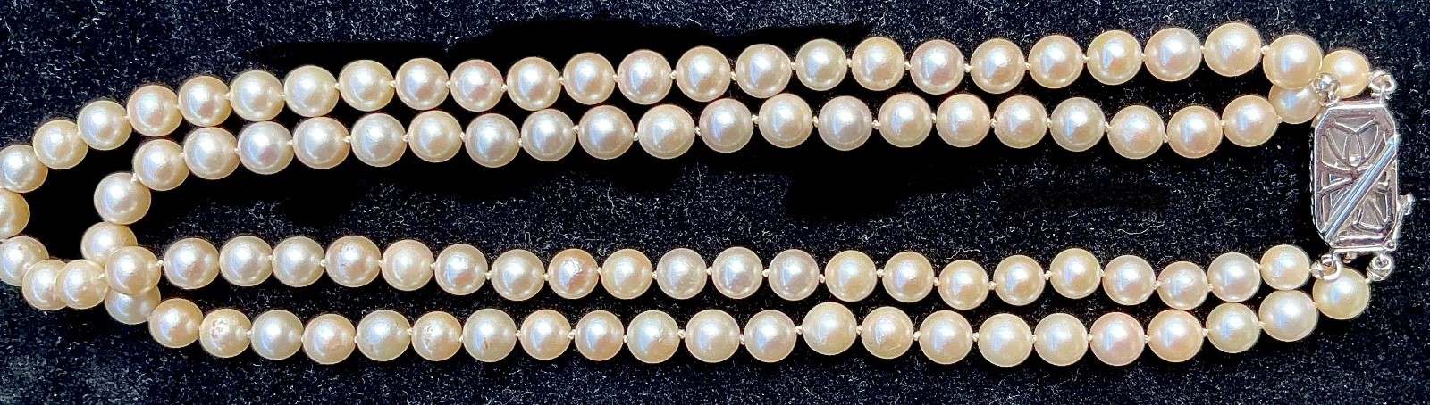VINTAGE 1960’s DOUBLE STRAND CULTURED PEARL CHOKER WITH 14kt WHITE GOLD CLASP