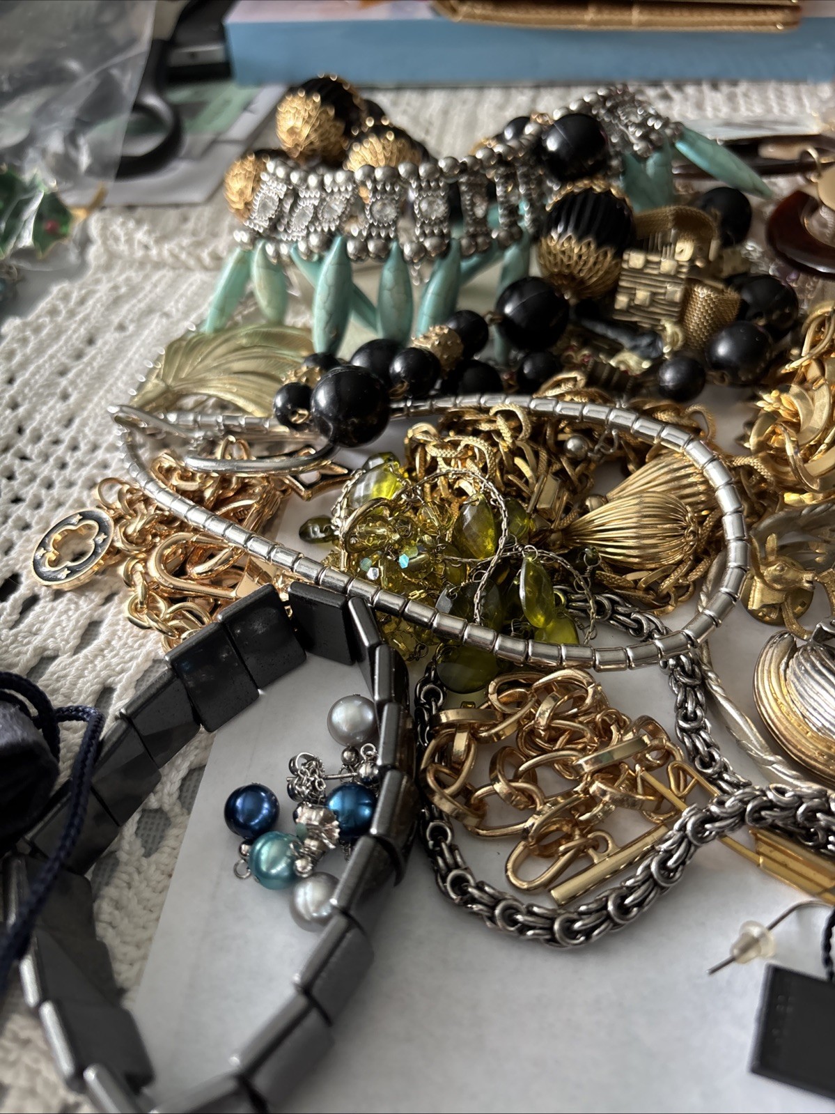 Lot Of Vintage Jewelry 50 ++ Pieces. Reseller Lot Some Signed. Not Tested.
