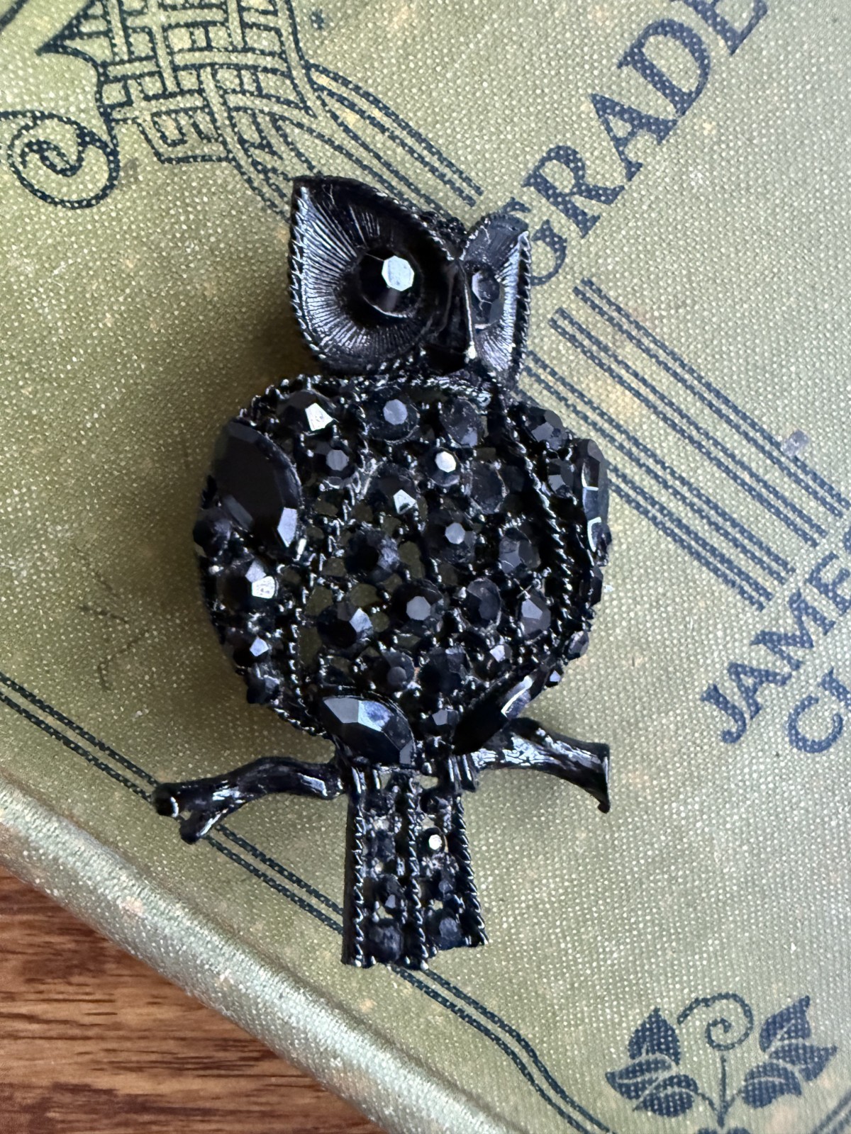 Vintage Owl Figural Black Rhinestone Black Metal Brooch Unsigned