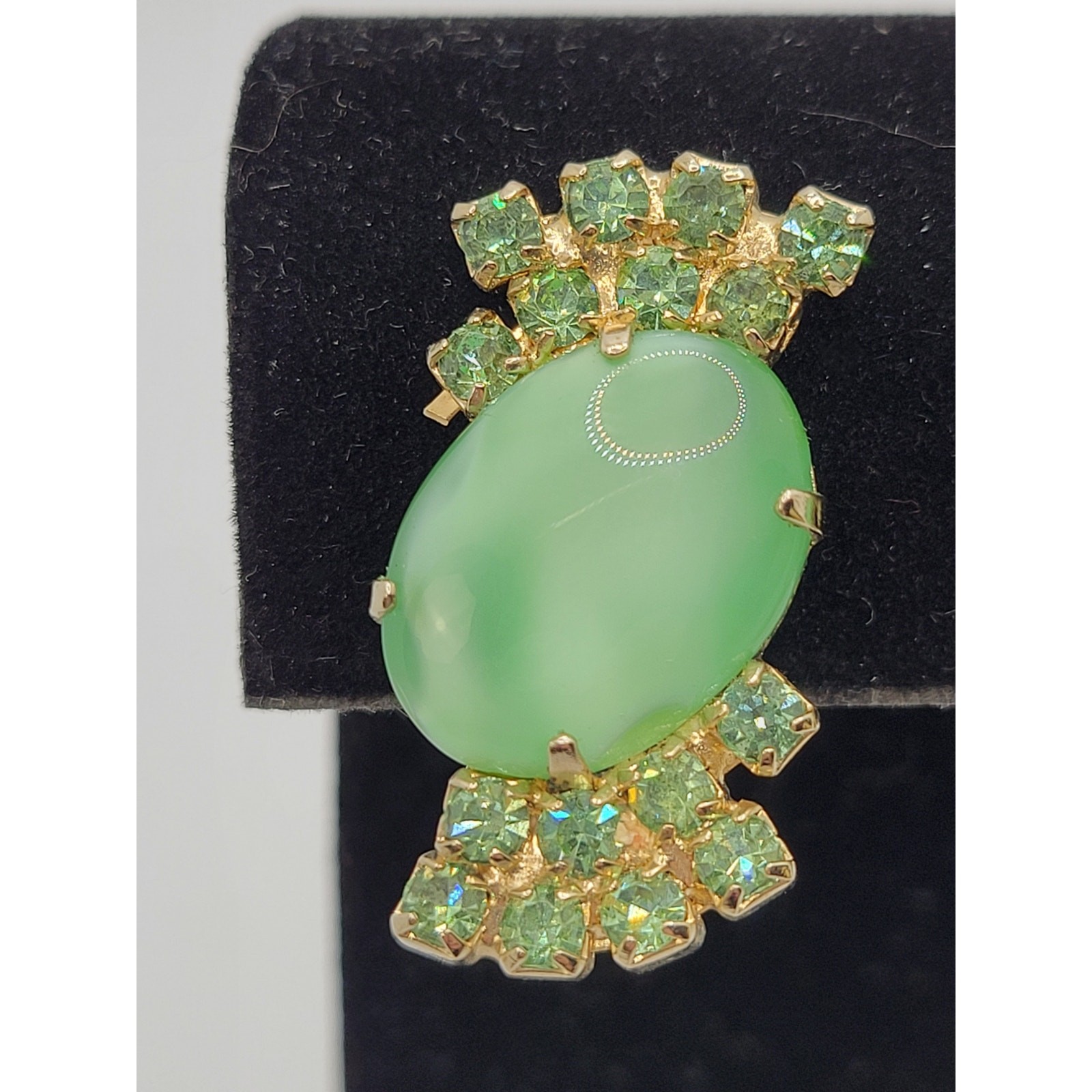 Light Green Glass Rhinestone Clip On Earrings Goldtone Prong Set Stones Gorgeous