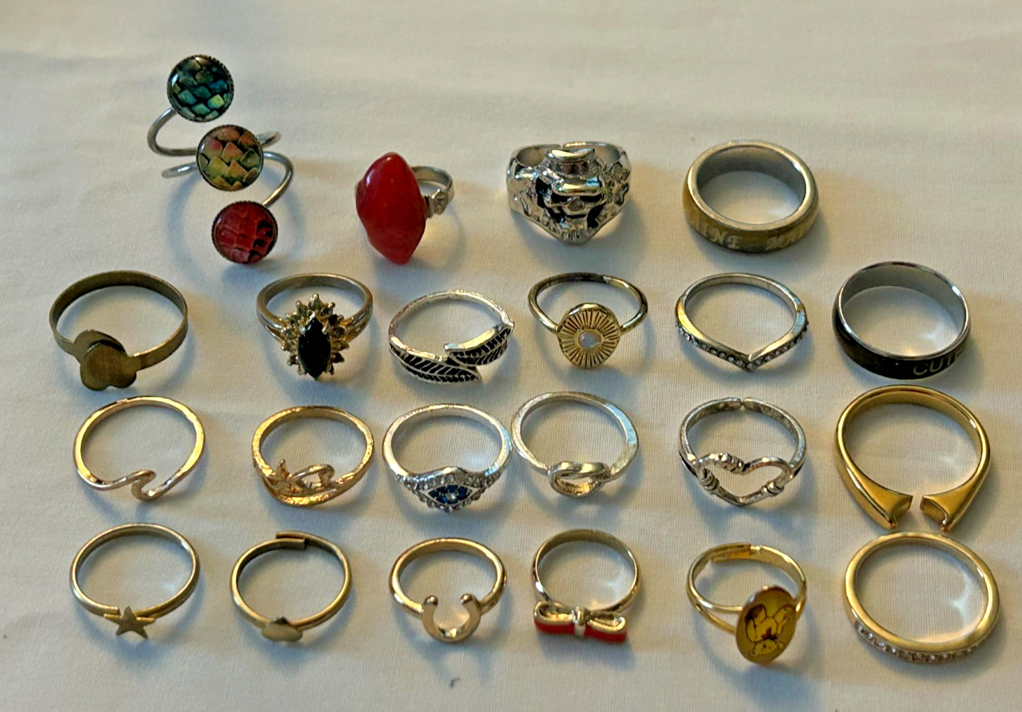 Estate Jewelry Ring Lot 22 Vintage Fashion Collectible Silver/Gold Tone