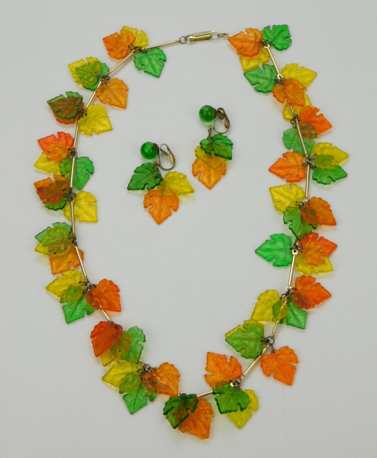 VTG Hong Kong Colorful Autumn/Fall Plastic Leaf Cha Cha Necklace & Earrings Set
